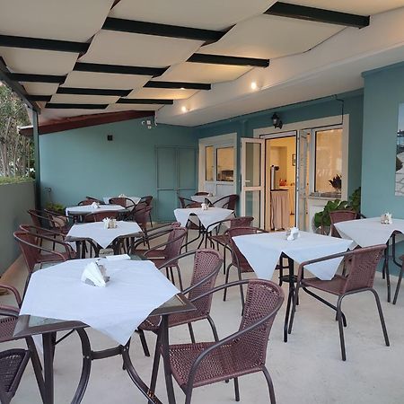 Vassiliki Bay Hotel Экстерьер фото