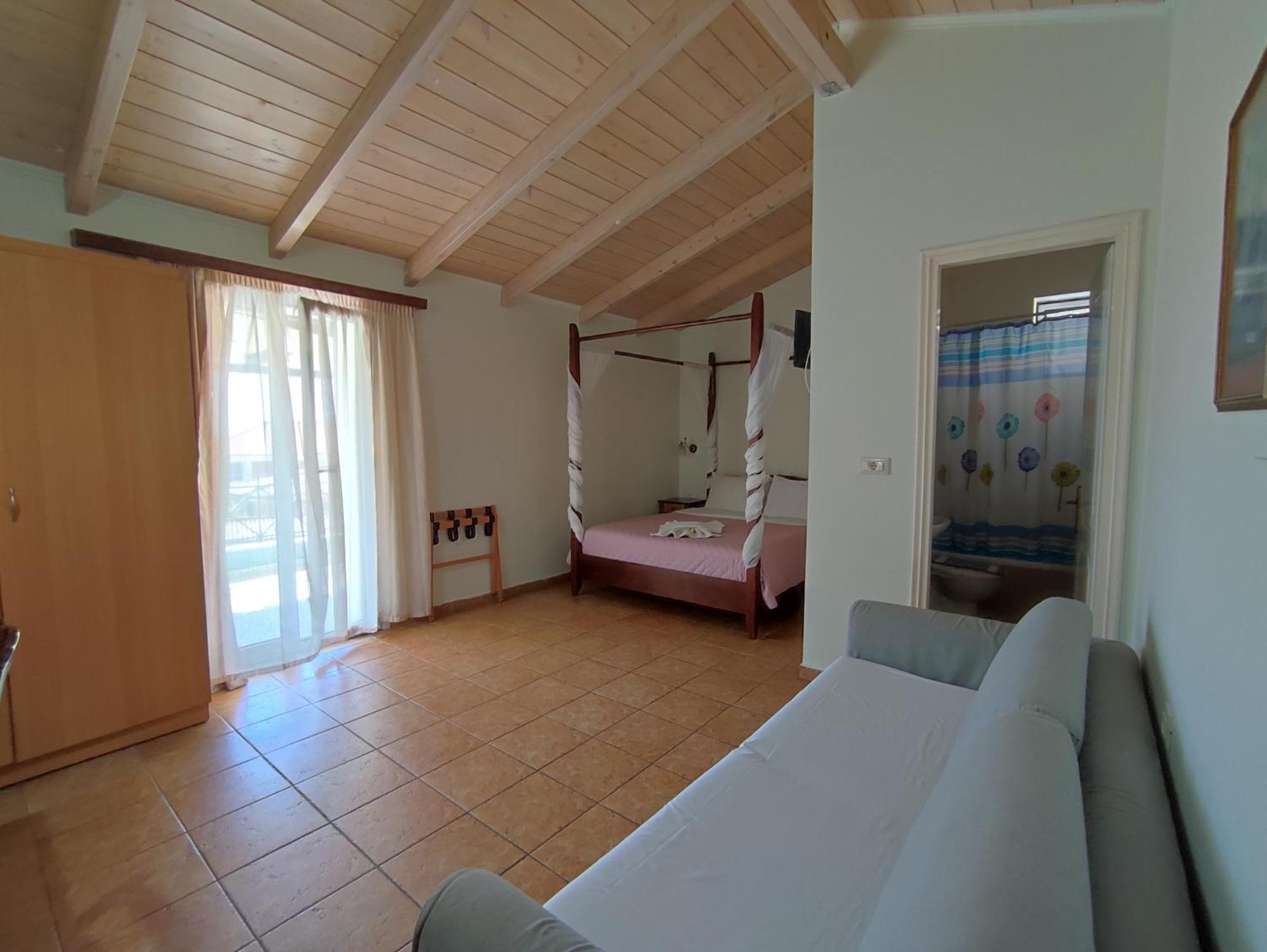 Vassiliki Bay Hotel Экстерьер фото