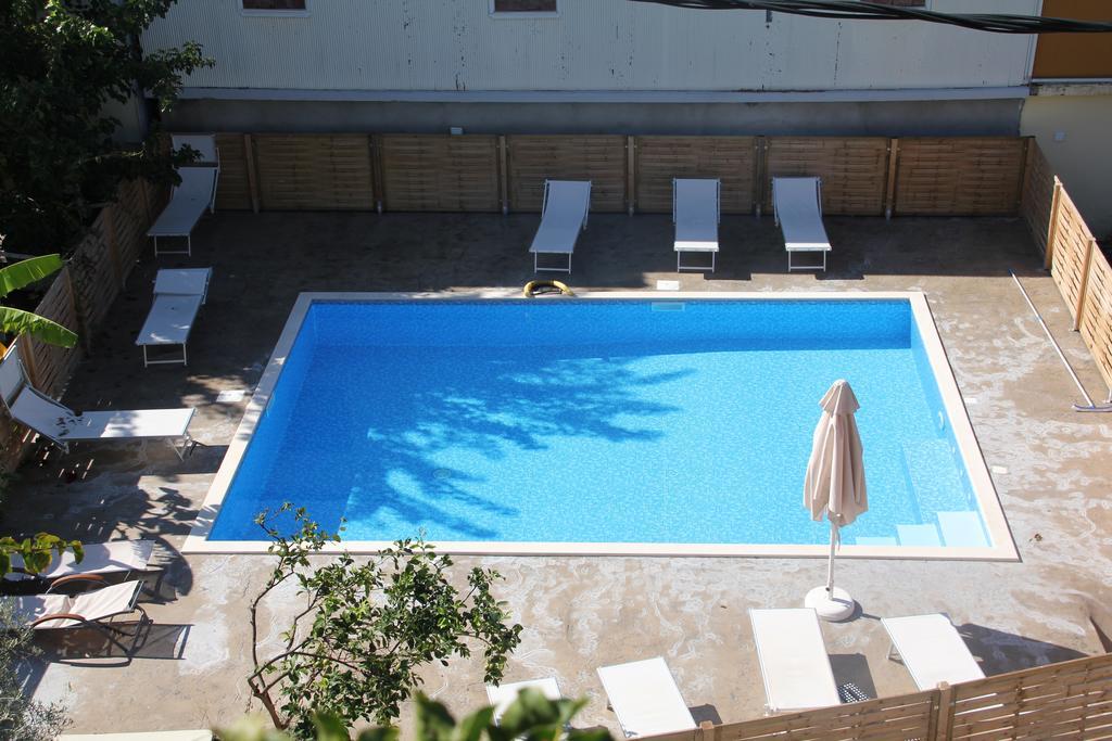 Vassiliki Bay Hotel Экстерьер фото