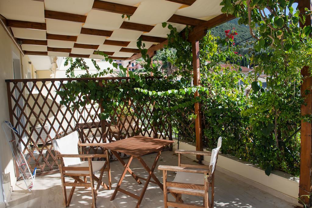 Vassiliki Bay Hotel Экстерьер фото